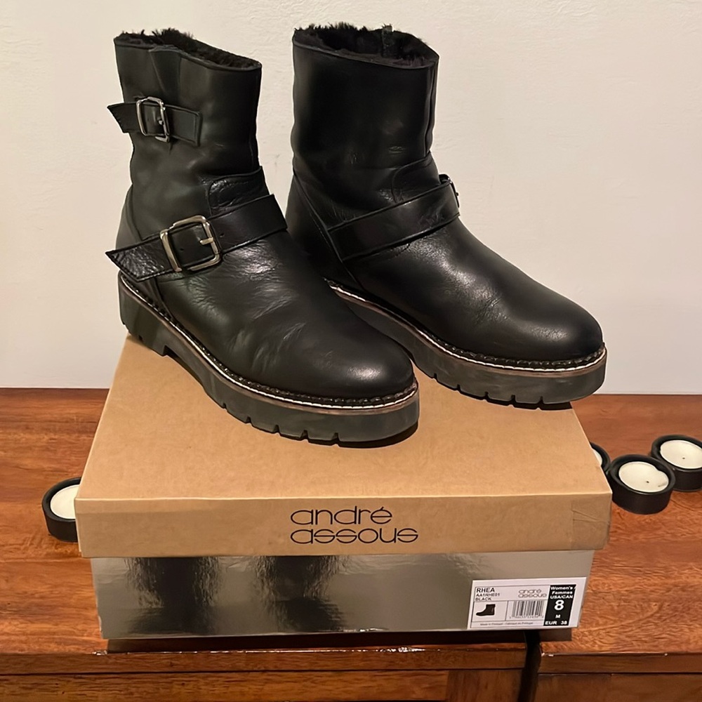 Andre’ Assous Rhea boot -size 8